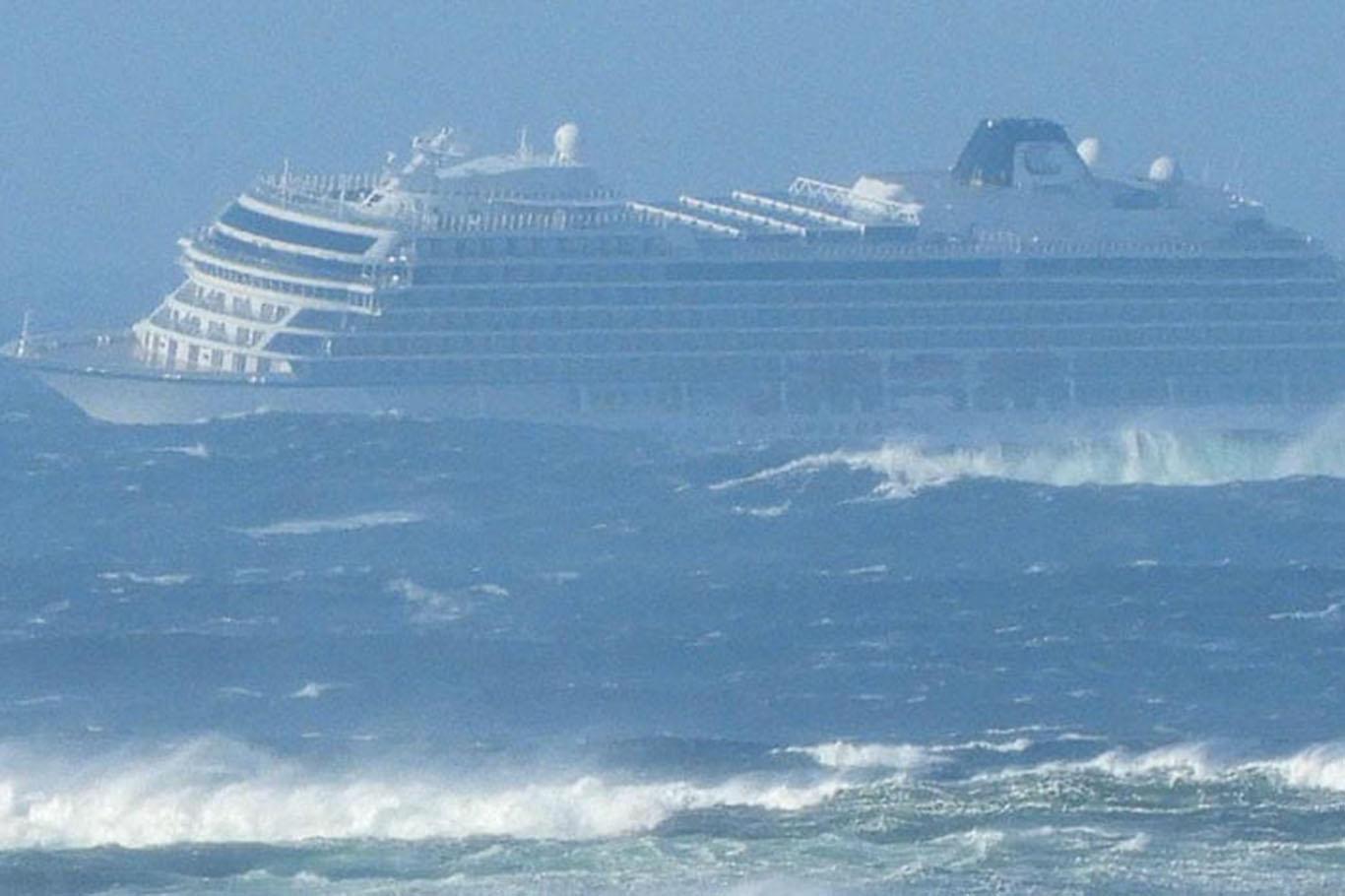 Norveç açıklarında turist gemisi mahsur kaldı